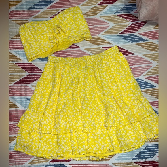 A&F Two Piece💛 - Picture 2 of 2